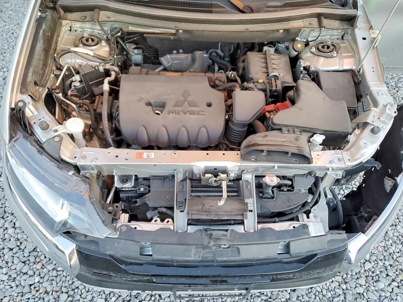 2020 Mitsubishi Outlander se