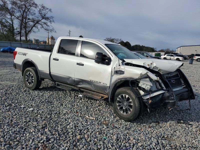 2019 Nissan Titan xd sl
