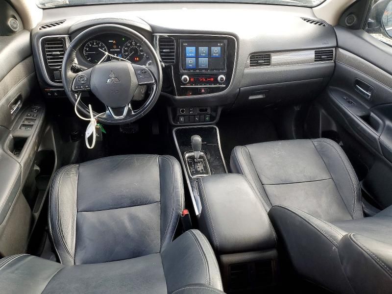 2020 Mitsubishi Outlander se