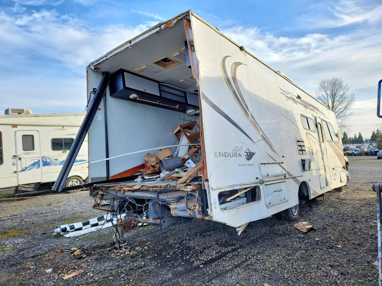 2005 Chevrolet C5500 Recreational Vehicle