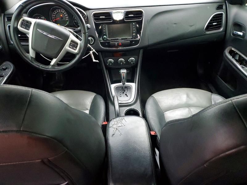 2013 Chrysler 200 Touring