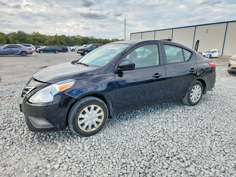 2016 Niss Versa s