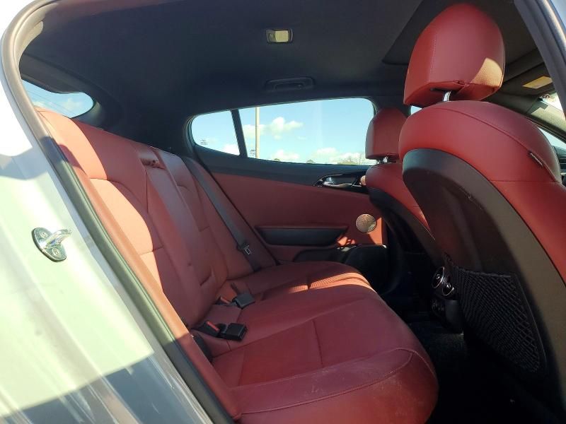 2022 KIA Stinger gt Line