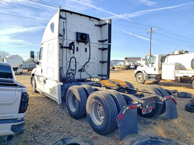2019 Freightliner Cascadia 125 Semi Truck