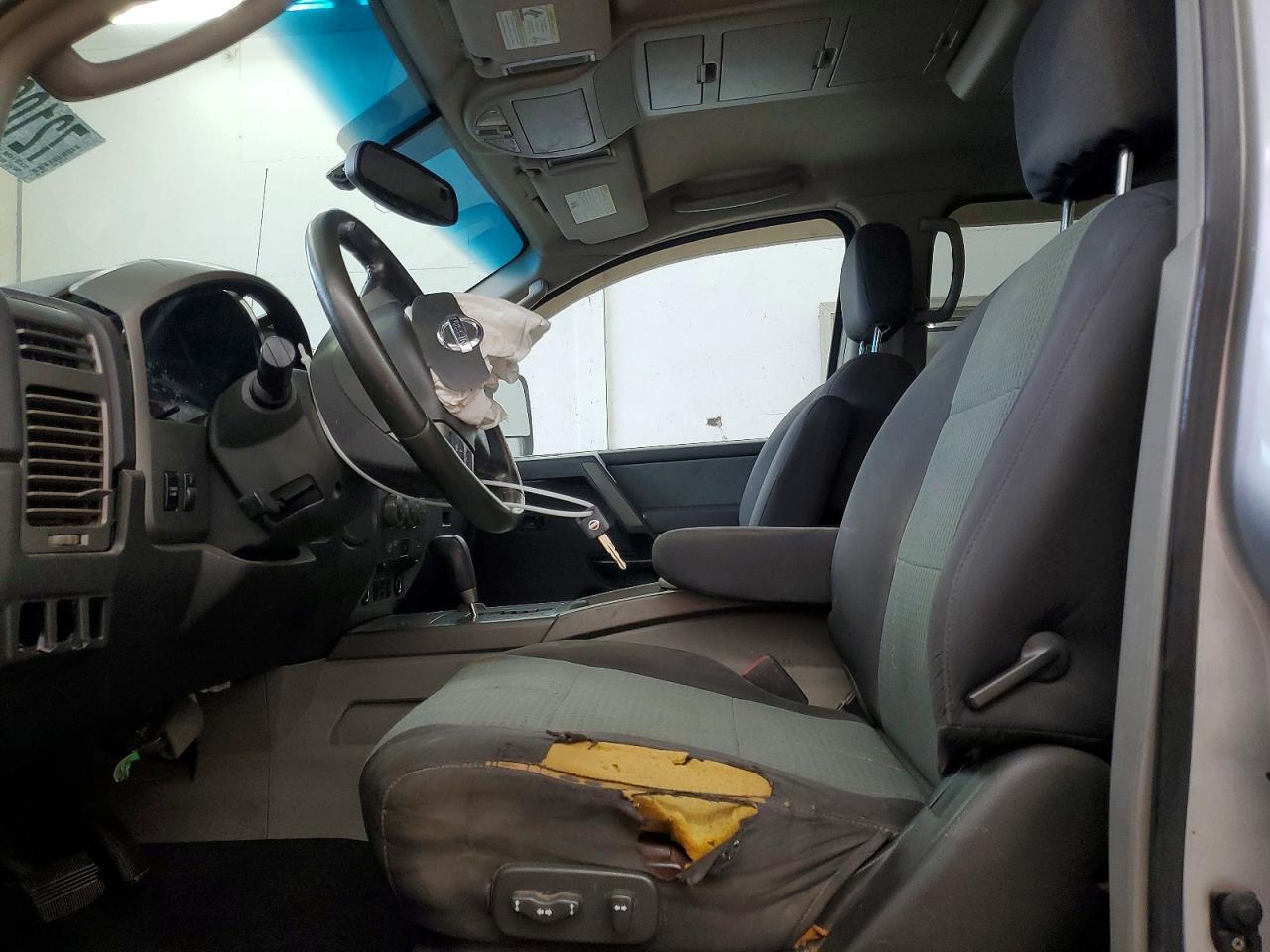 2004 Nissan Titan XE