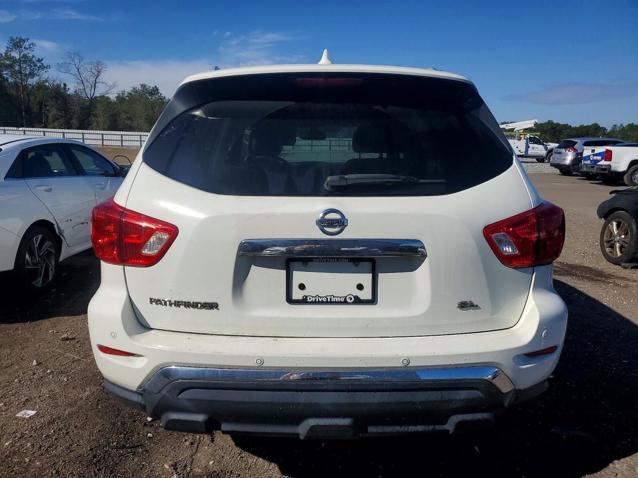 2020 Nissan Pathfinder sl