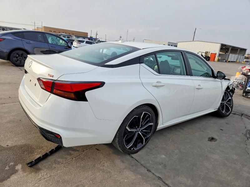 2024 Nissan Altima sr