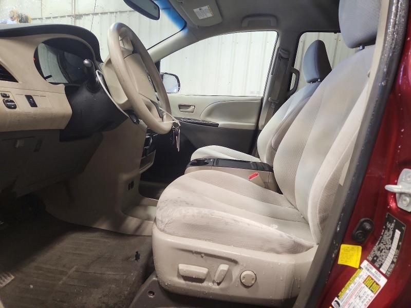 2012 Toyota Sienna le