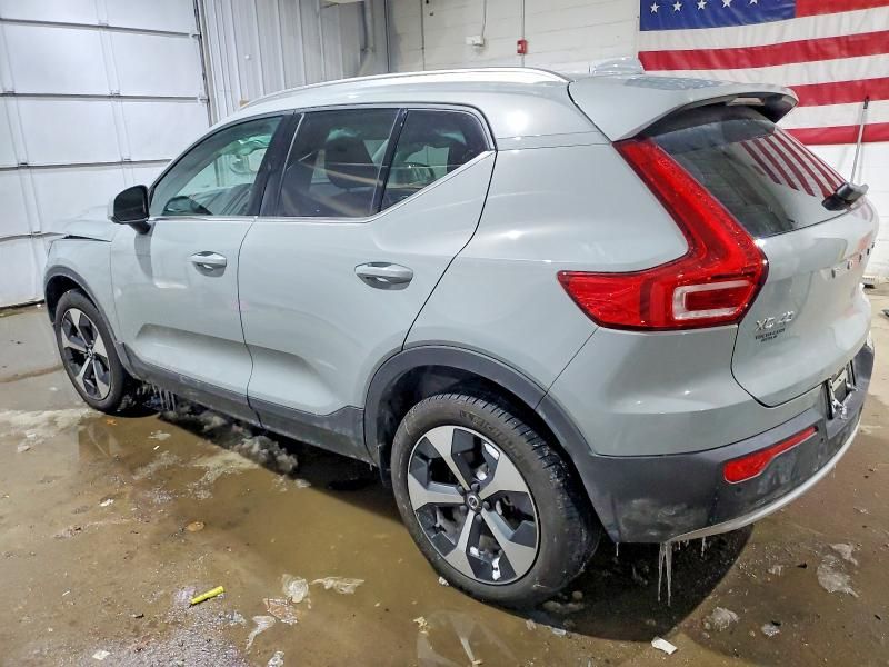 2025 Volvo Xc40 Core