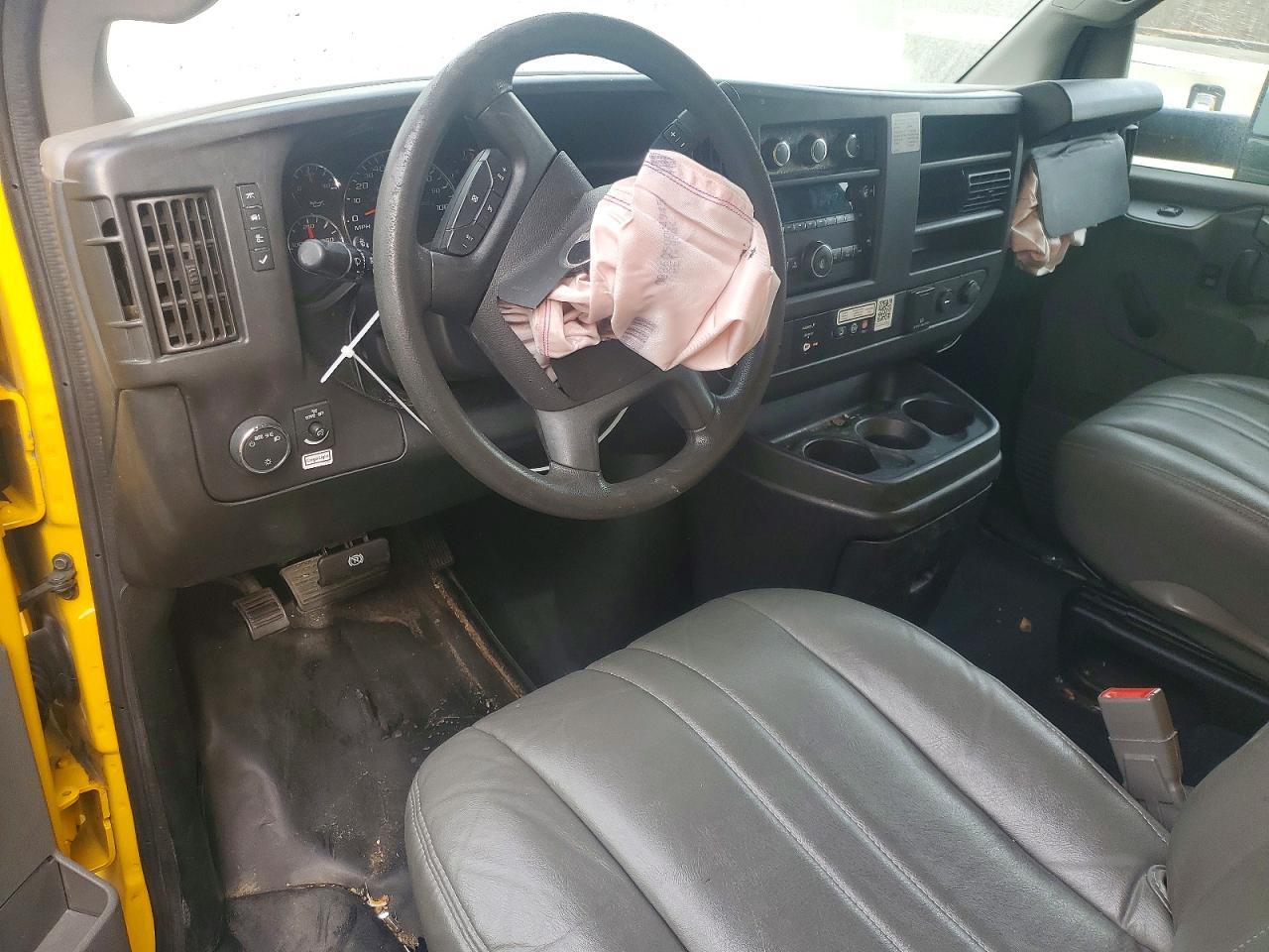 2018 GMC Savana BOX Truck