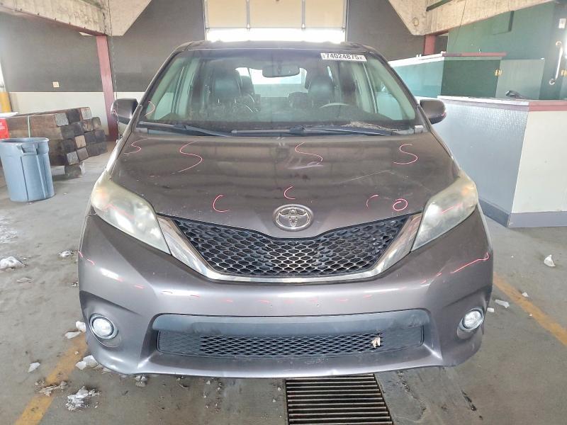 2012 Toyota Sienna Sport