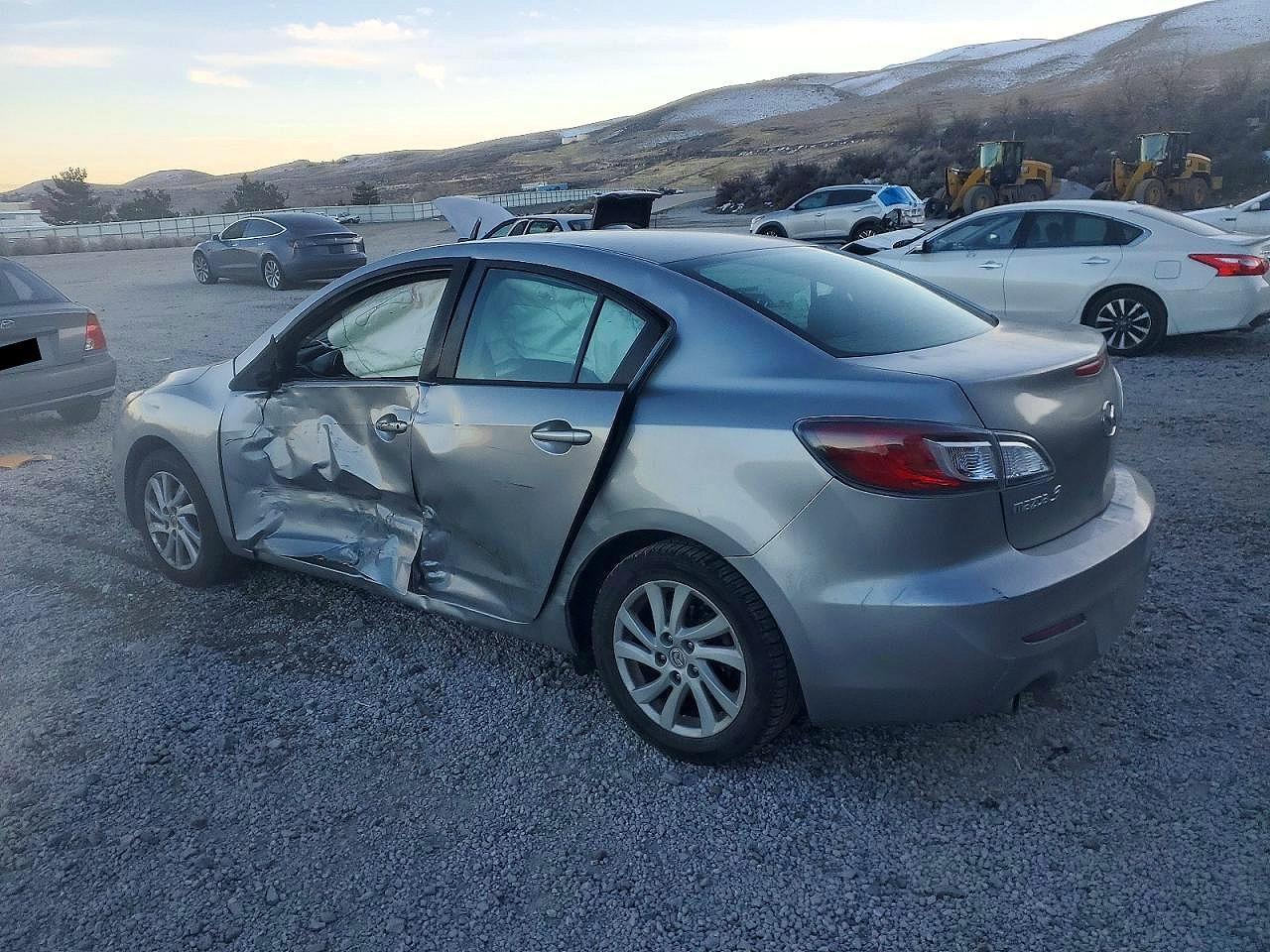 2012 Mazda 3 I