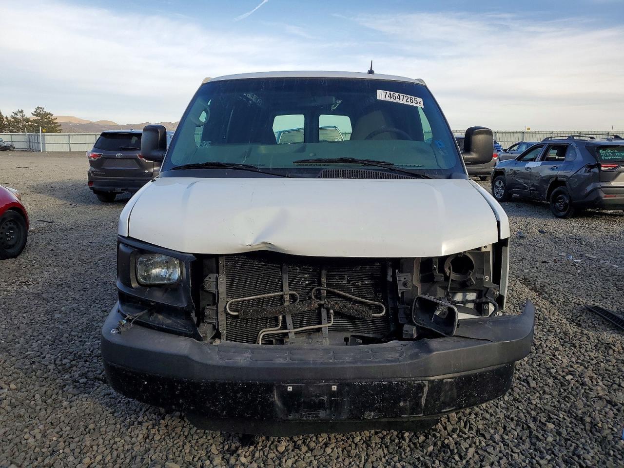 2014 Chevrolet Express 2500 Delivery Van