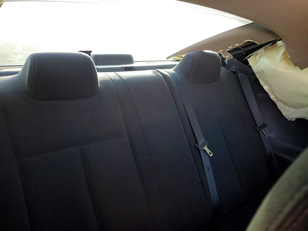 2012 Niss Altima 2.5 s