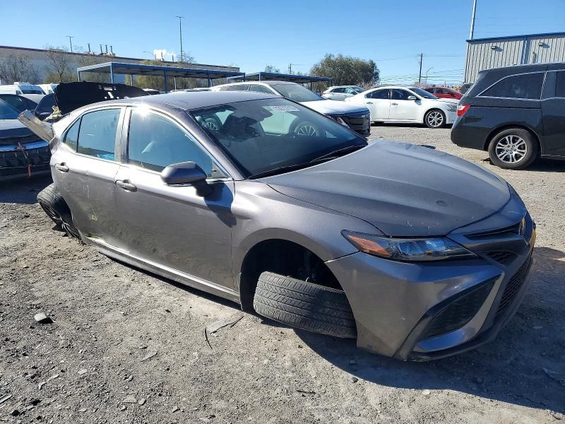 2022 Toyota Camry se