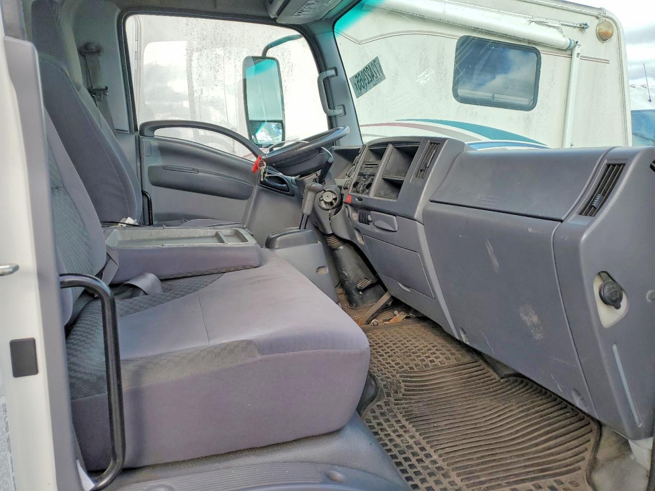 2015 Isuzu NPR HD BOX Truck