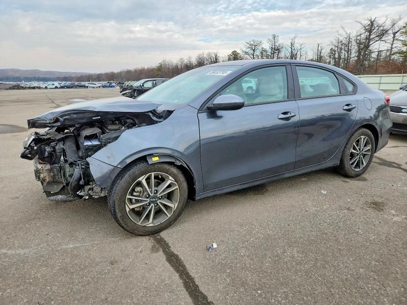 2023 KIA Forte lx