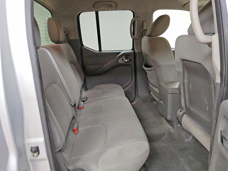 2010 Nissan Frontier Crew cab se