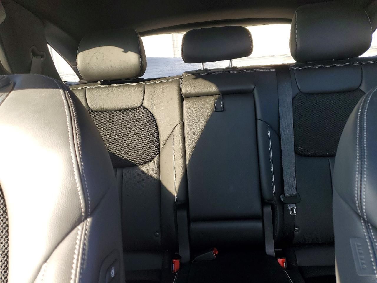 2024 Genesis Gv70 Base