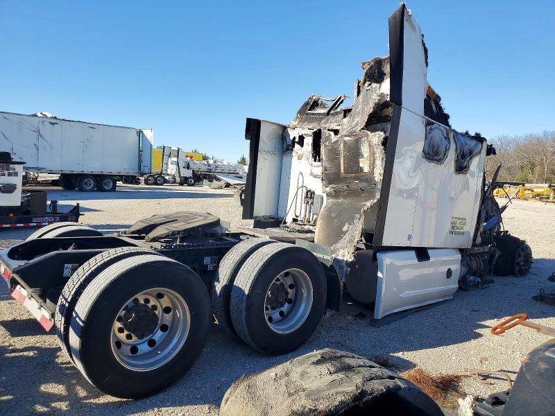 2023 Peterbilt 579 Semi Truck