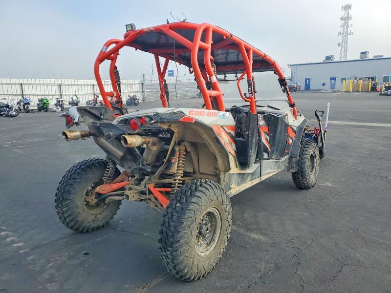 2016 Can-Am Maverick Max 1000R DPS