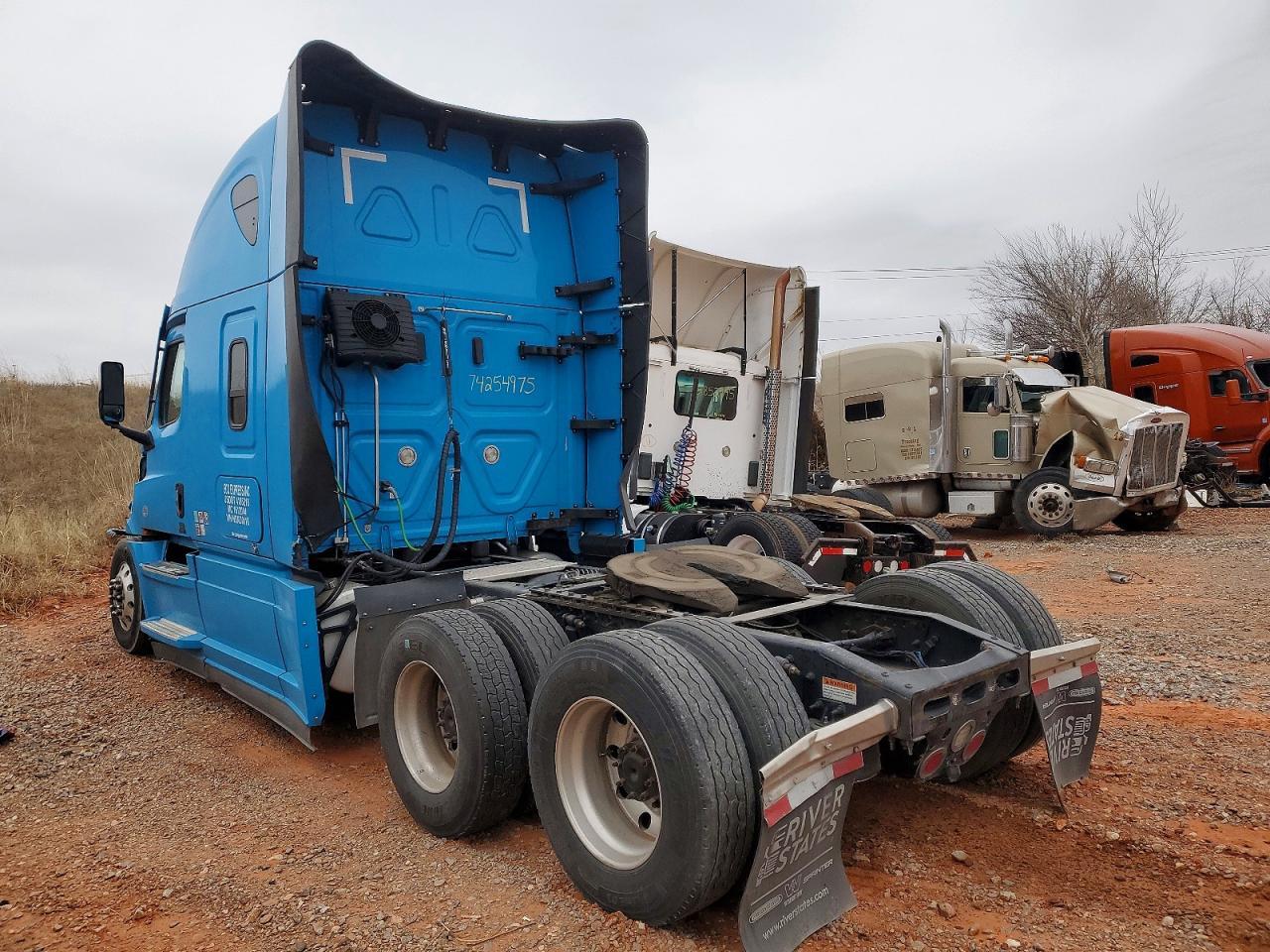 2022 Freightliner Cascadia 126 Semi Truck