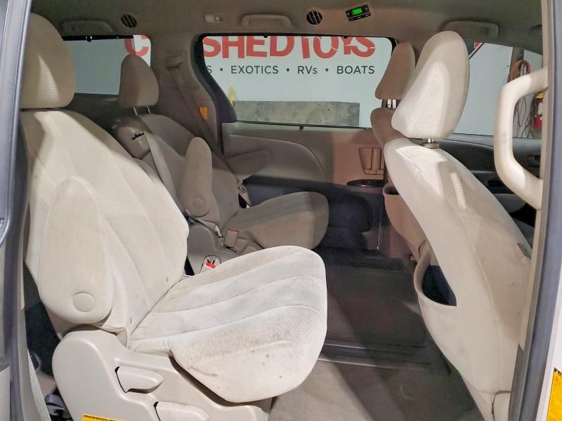 2014 Toyota Sienna le