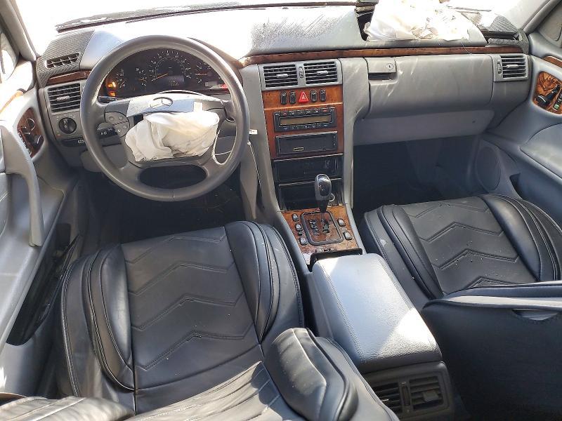 2001 Mercedes-Benz E 320