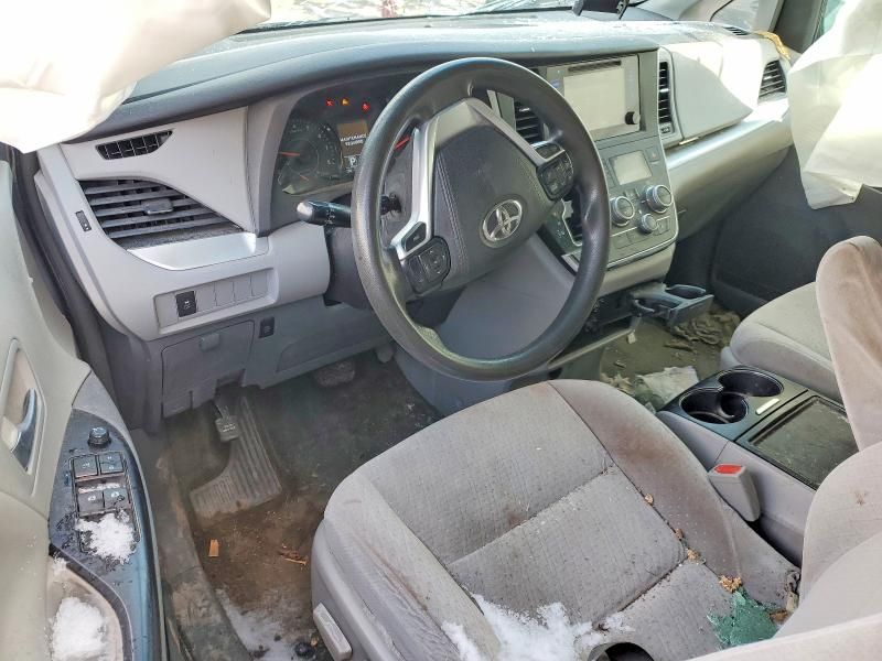 2015 Toyota Sienna le