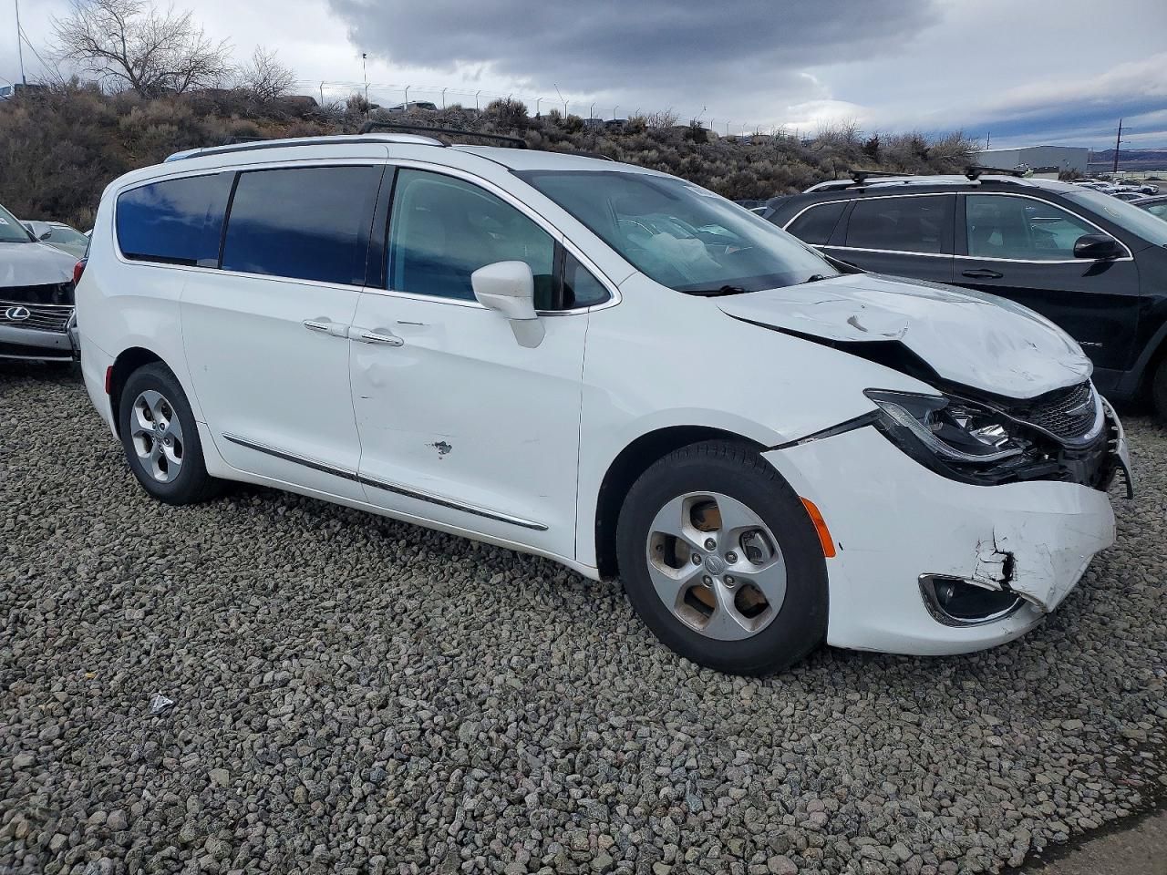 2017 Chrysler Pacifica Touring l Plus