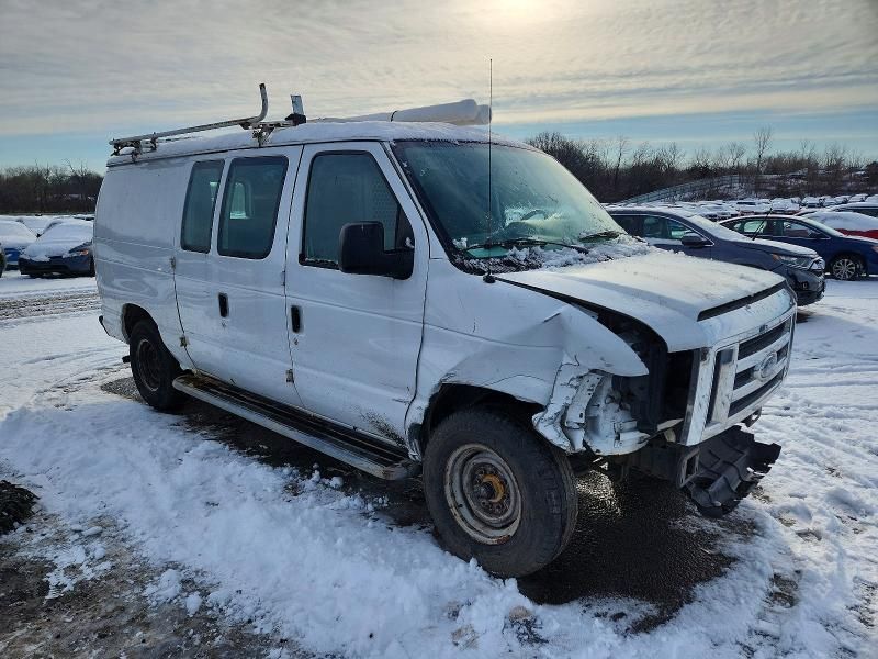 2013 Ford Econoline E250 van