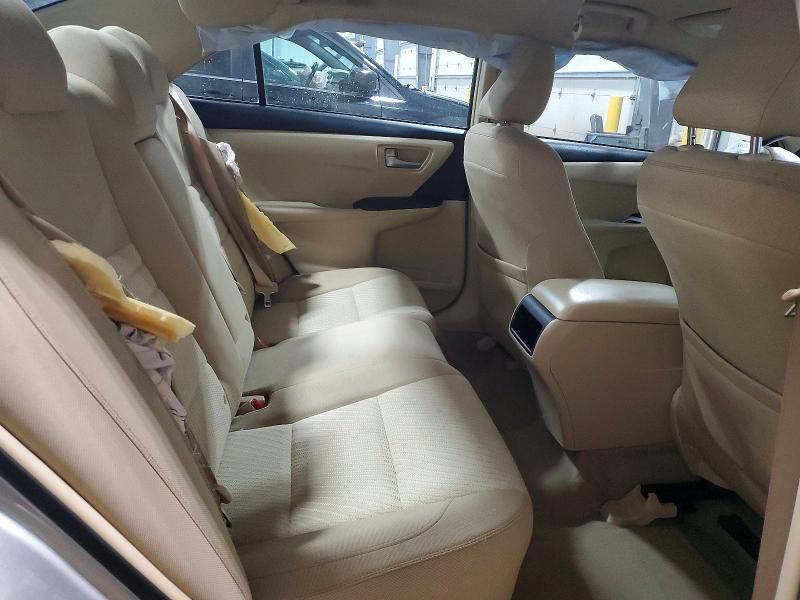 2015 Toyota Camry le