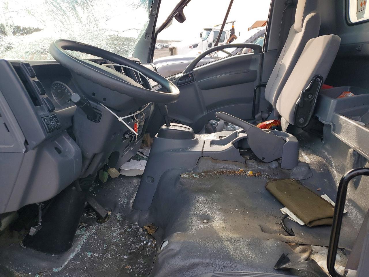 2018 Isuzu NPR HD BOX Truck