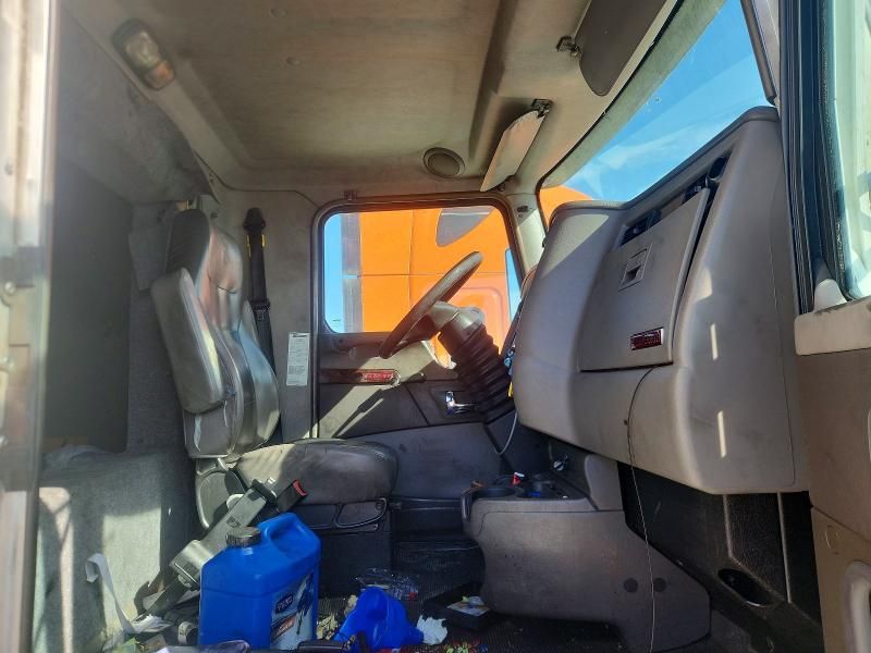 2015 Kenworth Construction T270