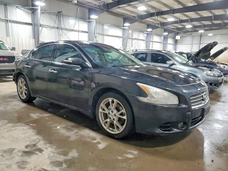 2013 Nissan Maxima s