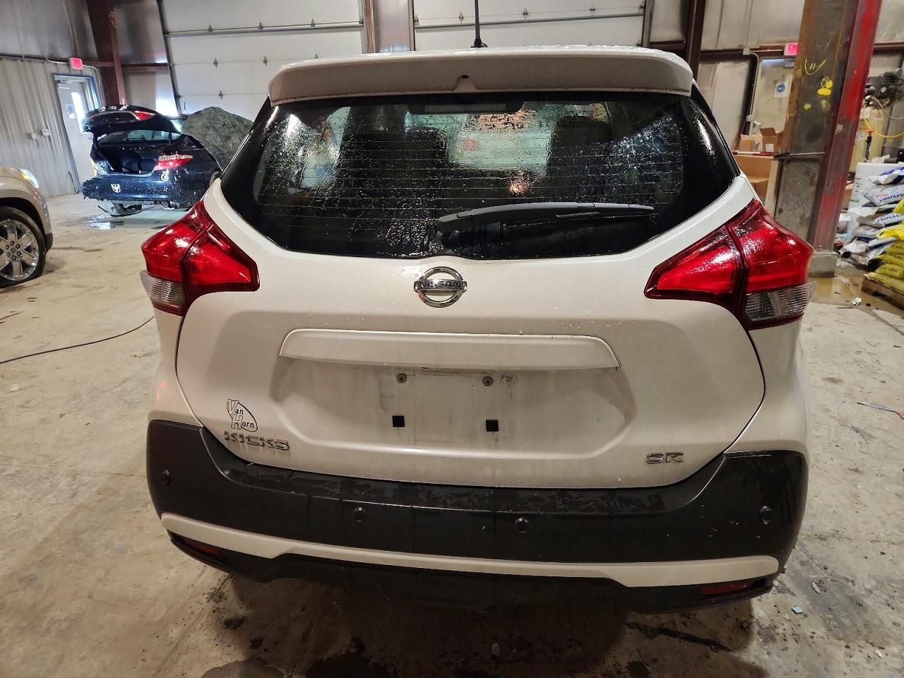 2020 Nissan Kicks sr