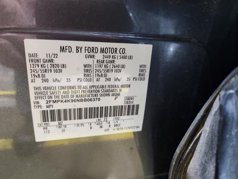 2022 Ford Edge Titanium