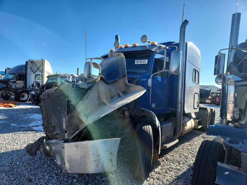 2014 Peterbilt 386 Semi Truck