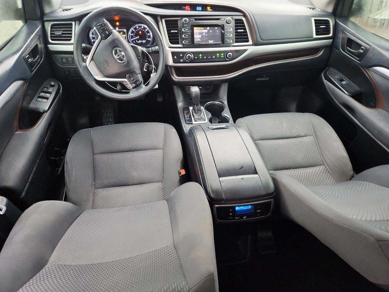 2019 Toyota Highlander le