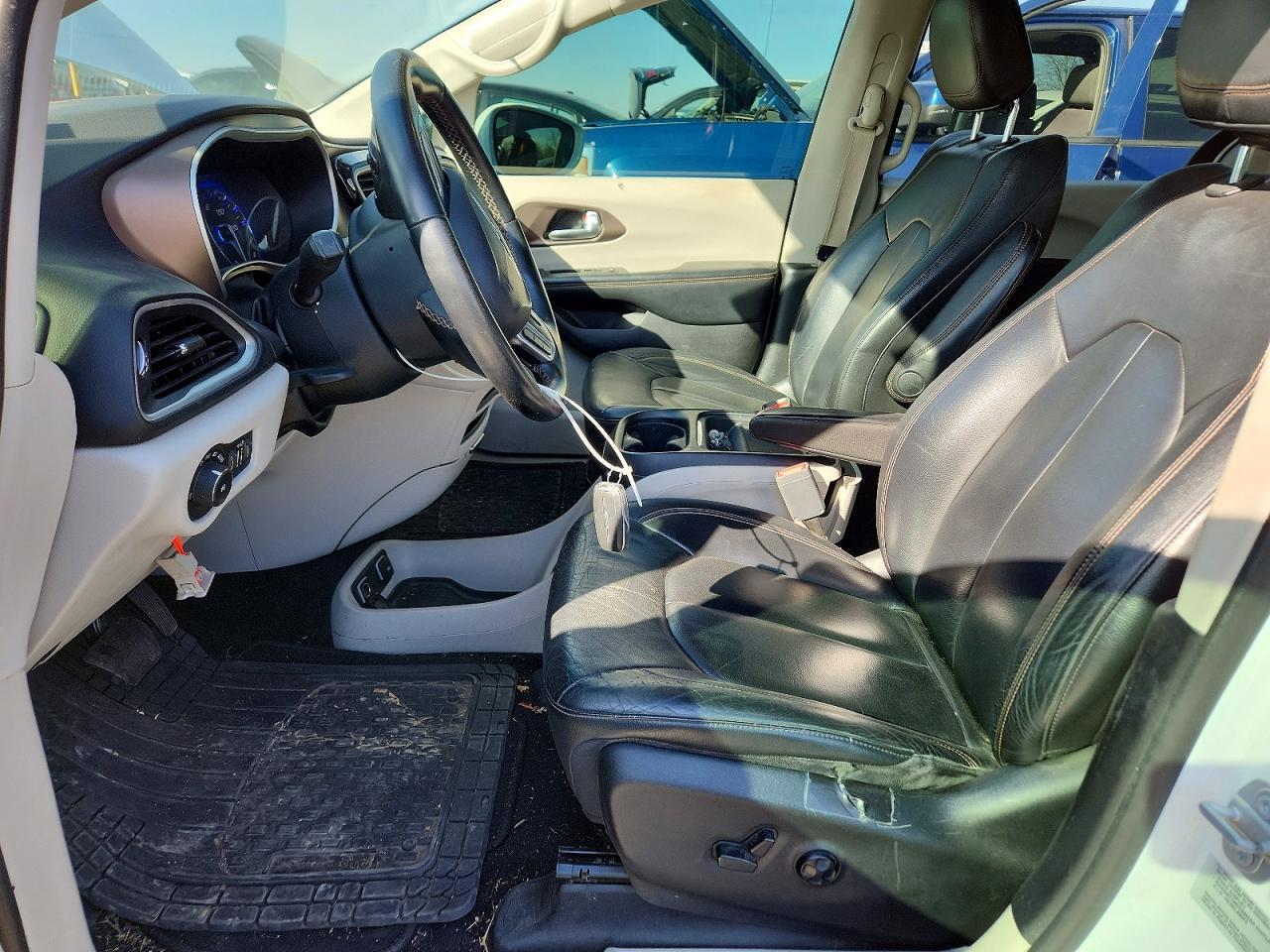 2017 Chrysler Pacifica Touring l