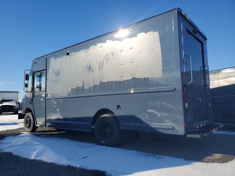 2020 Freightliner Chassis m Line Walk-in van