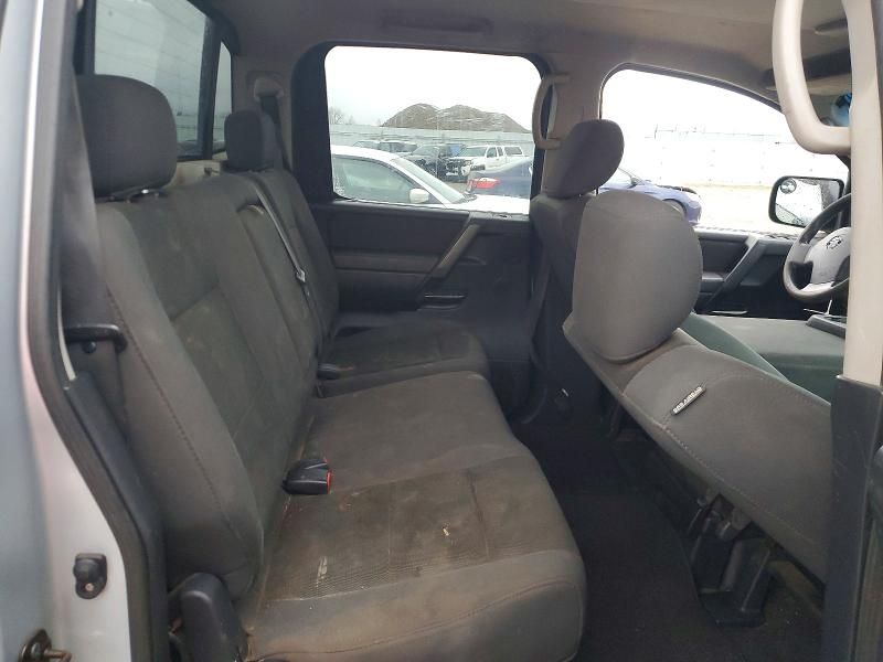 2010 Nissan Titan xe