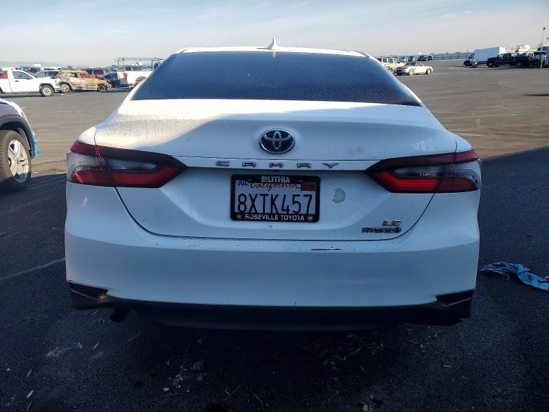 2021 Toyota Camry le