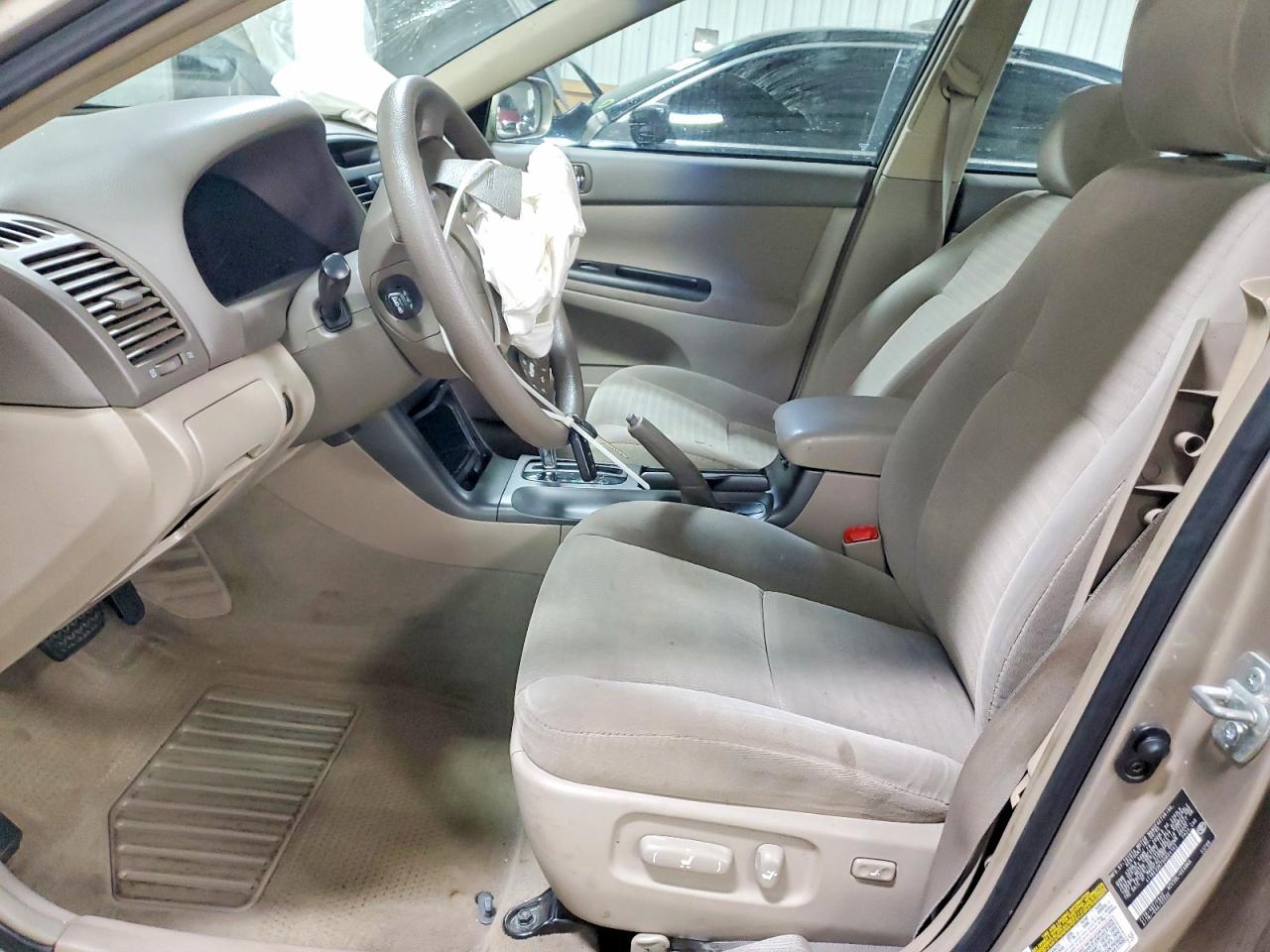2005 Toyota Camry le