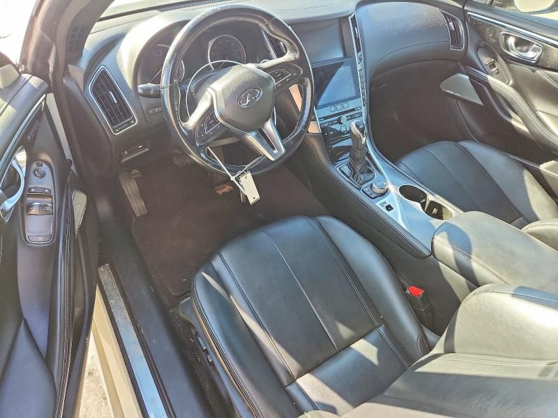 2018 Infiniti Q60 Luxe 300