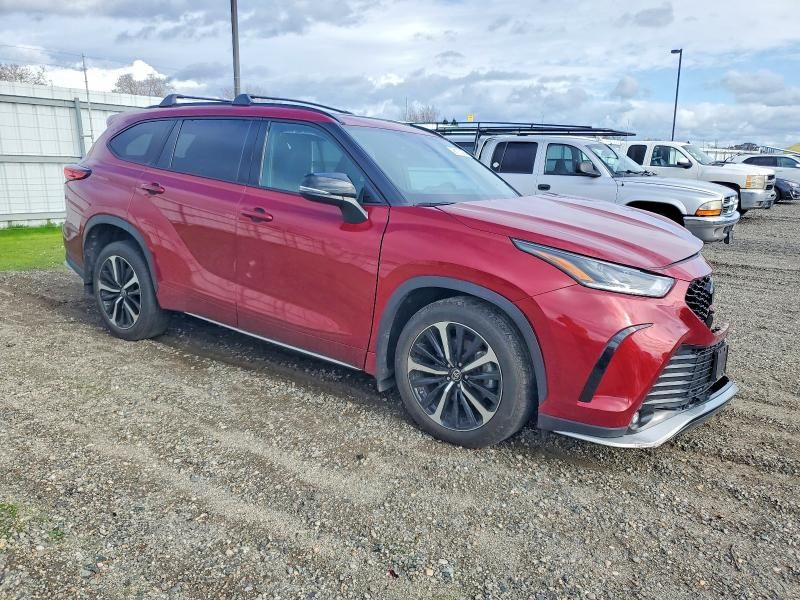 2022 Toyota Highlander xse