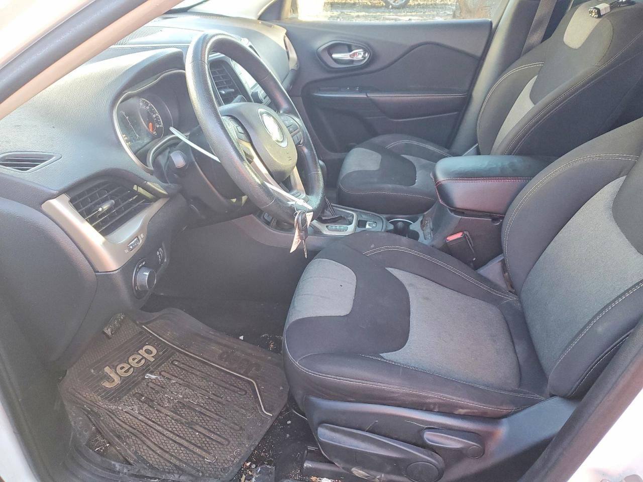 2015 Jeep Cherokee Sport