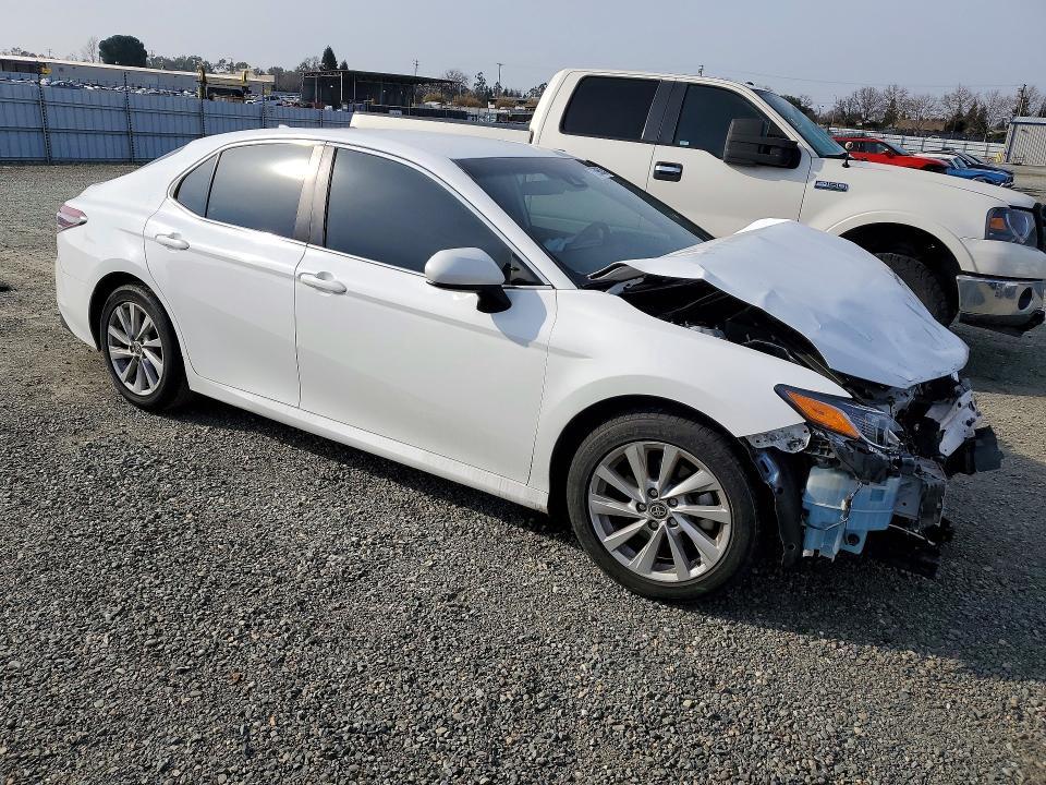 2021 Toyota Camry le