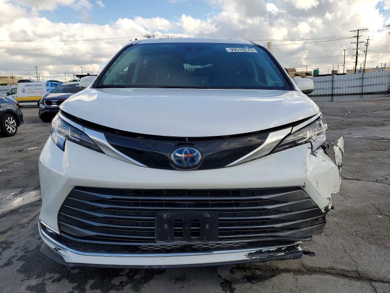 2024 Toyota Sienna Limited