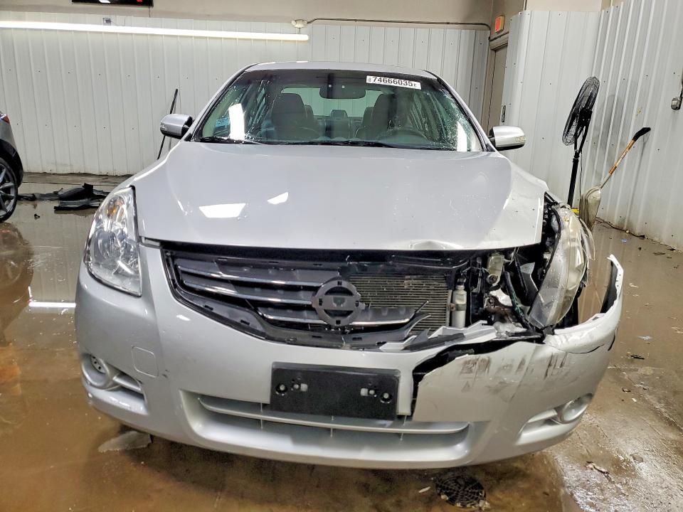 2011 Nissan Altima Base